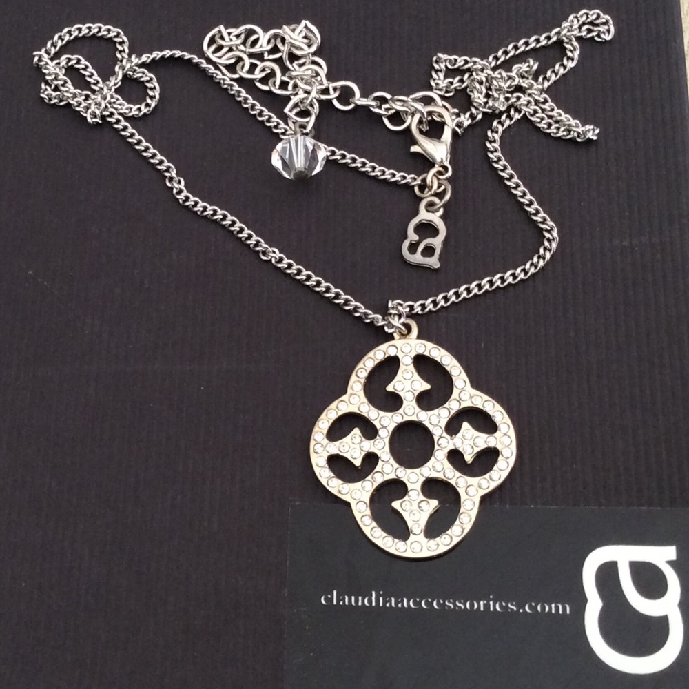 Claudia necklace with adjustable chain